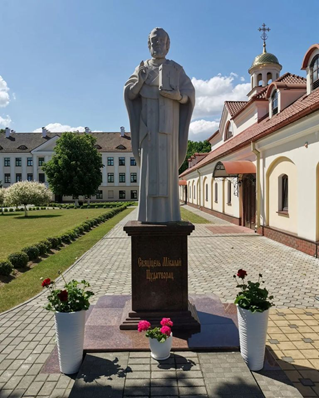 Монументально-декоративная скульптура святителя Николая Чудотворца