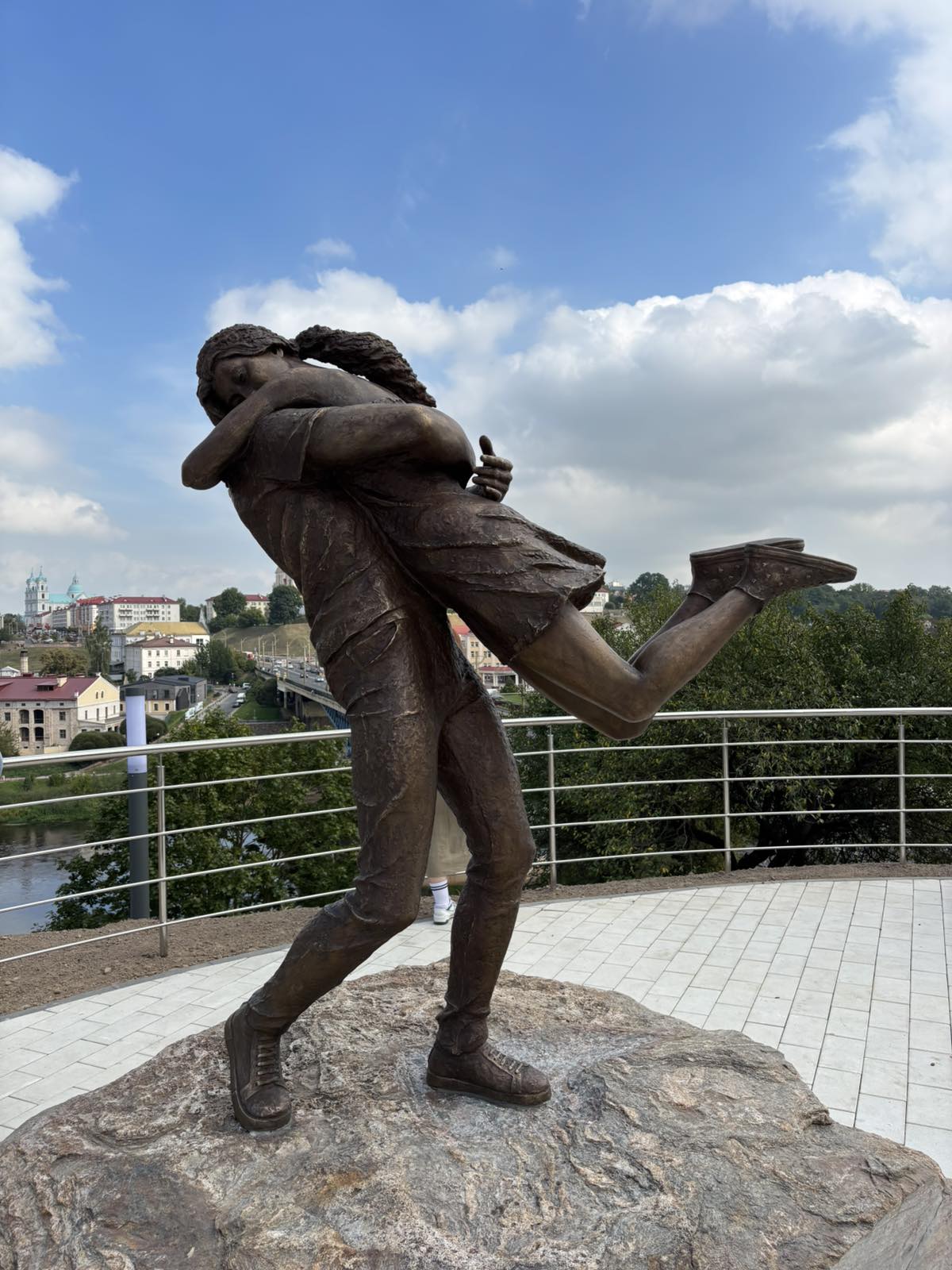 Монументально-декоративная композиция «Встреча»