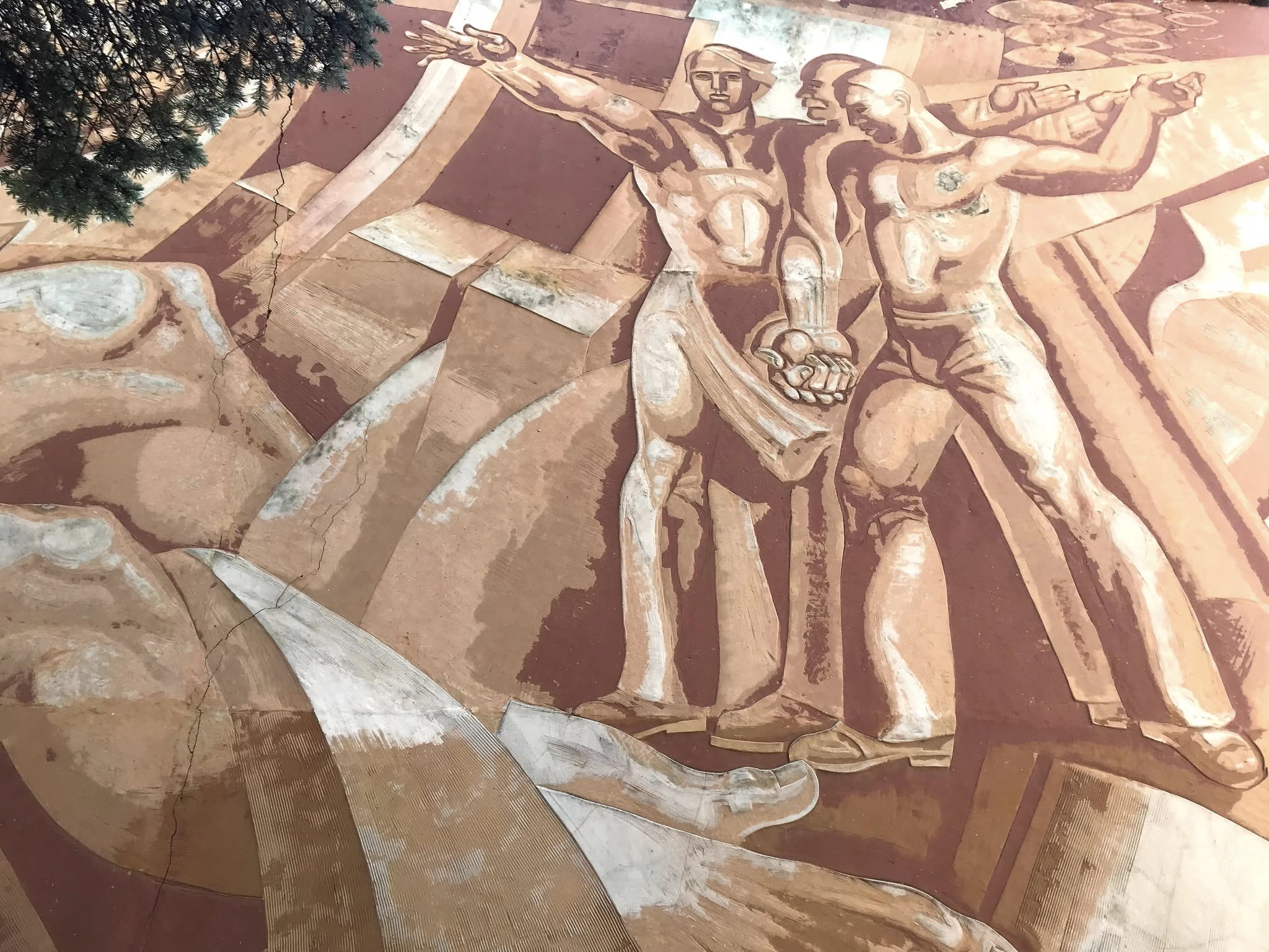 Роспись в технике сграфитто на темы «Земля Белорусская» и «Песня о Немане»